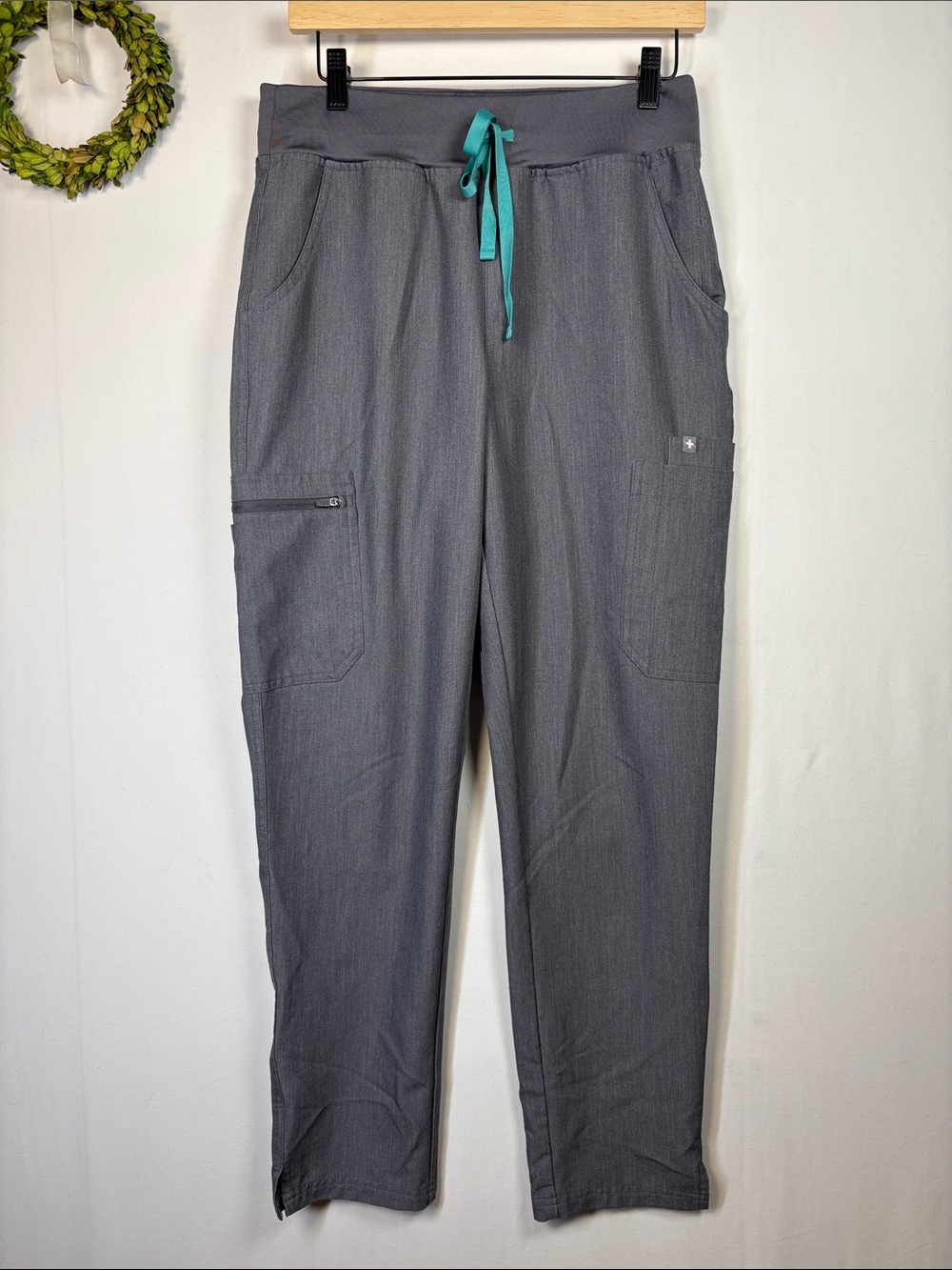 FIGS Technical Collection Yola High Rise Scrub Gray Pants W22SW2013 size medium